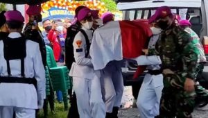 Marinir Korban KKB yang Gugur di Papua Dimakamkan di Lamongan