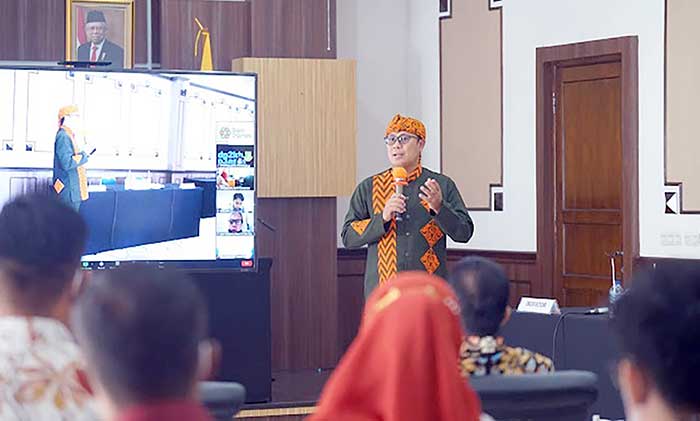 Walikota Sukabumi, Achmad Fahmi