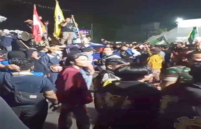 Aksi unjuk rasa