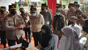 Wakpolri Obok-Obok Vaksinasi di Sukabumi