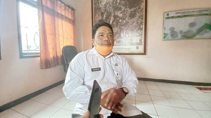 Lurah Karangtengah Hary Purnomo