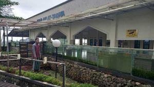 Melirik Masjid Attaqwa di Kelilingi Akuarium di Komplek BBPBAT Kota Sukabumi