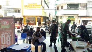 Banbinsa Gunungparang Sukabumi Dampingi Vaksinasi di Area Publik