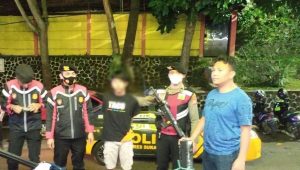 ABG Pelabuhanratu Sukabumi Terciduk Saat Asyik Mencuri Pipa Besi, Simak Kronologisnya