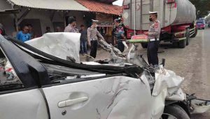 Brakk, Minibus di Cirebon Tabrak Truk Tangki, 6 Orang Dinyatakan Tewas, Begini Kronologisnya