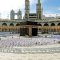 Jemaah umrah melaksanakan salat di Masjidilharam dengan