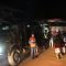 Polisi mengevakuasi bus yang menabrak