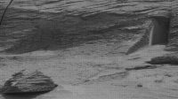 Gambar sebuah celah dari patahan di Mars