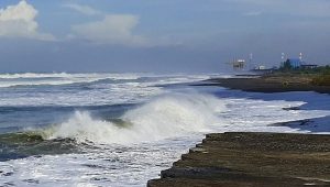 Termasuk Laut Sukabumi, BMKG Kembali Keluarkan Peringatan Dini Gelombang Tinggi