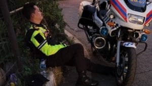 Yang Tersisa Arus Balik, Kapolres Karawang ‘Jadi Tukang Ganti Ban’, Kapolres Purwakarta Sampai Tertidur Dipinggir Jalan