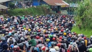 Puncak Bogor Macet Parah di Depan Masjid Attaawun, Polisi Beri Penjelasan