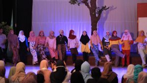 UKM Lises Asmarandana UMMI Hibur Masyarakat Sukabumi Lewat Pentas Seni Drama Musikal