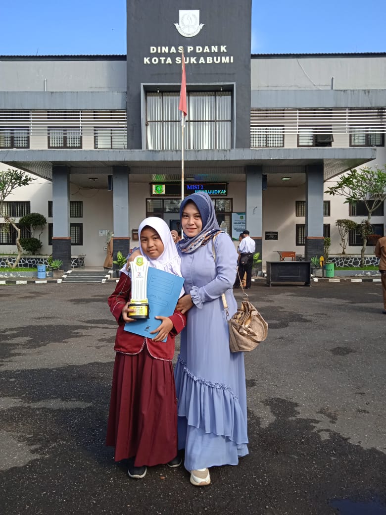 Alya Zaahirah siswi kelas IV B SDN Dewi Sartika CBM