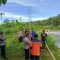 Tim SAR Gabungan saat melakukan penyisiran mencari Mardi warga Gombong Panjang yang hilang terbawa arus sungai Cimaja, kecamatan Cikakak, Kabupaten Sukabumi.