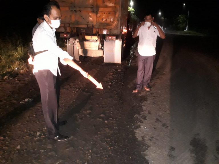 Sejumlah anggota Polsek Cibeureum saat melakukan olah TKP di Jalur Lingkar Selatan,