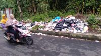 Sampah di Jalan Taman Asri Sukabumi