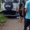 Mobil Rush Putih sampai terbalik