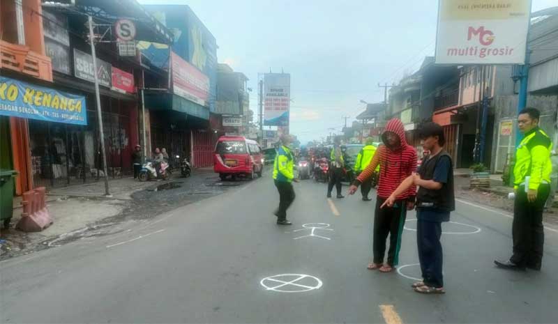 Truk Bunuh Pelajar cikakak