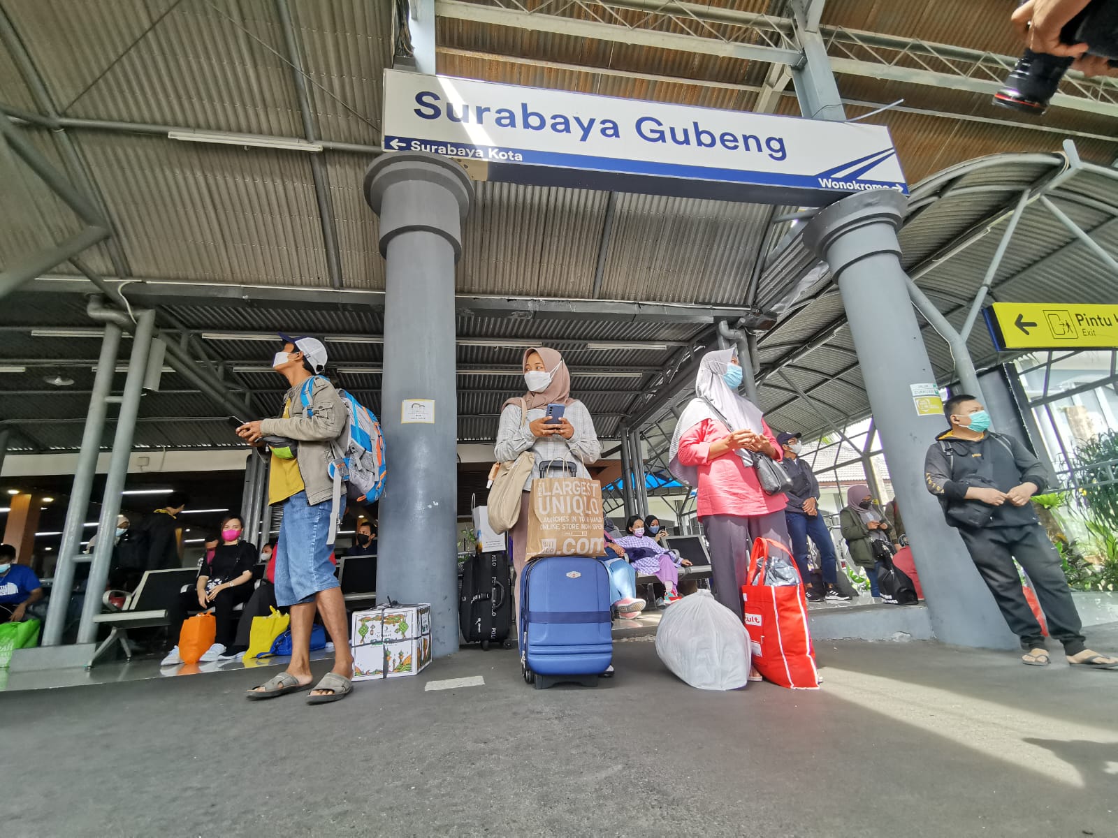 Pelanggan Kereta Api Jarak Jauh yang akan melakukan perjalanan arus balik
