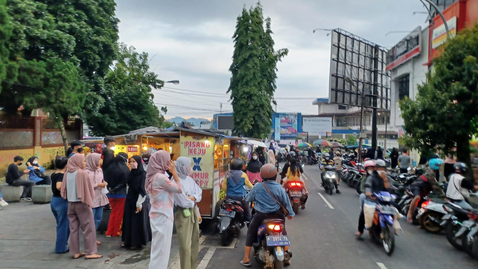 Kondisi para PKL yang berada di Jalan Dago Kota Sukabumi