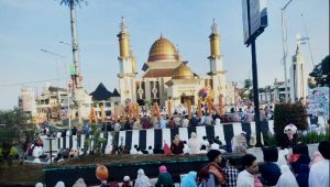 Walikota Berikan Khutbah Id, Warga Banjiri Masjid Agung Sukabumi