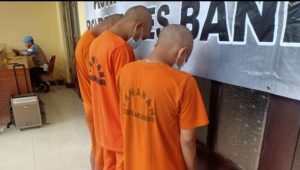 Mabuk, Tiga Pemuda Tusuk Teman Hingga Tewas Pakai Samurai