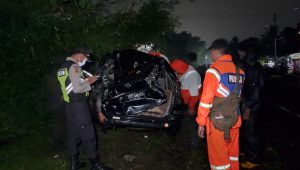 KA Pangrango Sukabumi-Bogor ‘Cium’ Mobil di Cicantanyan, Ini Penyebabnya
