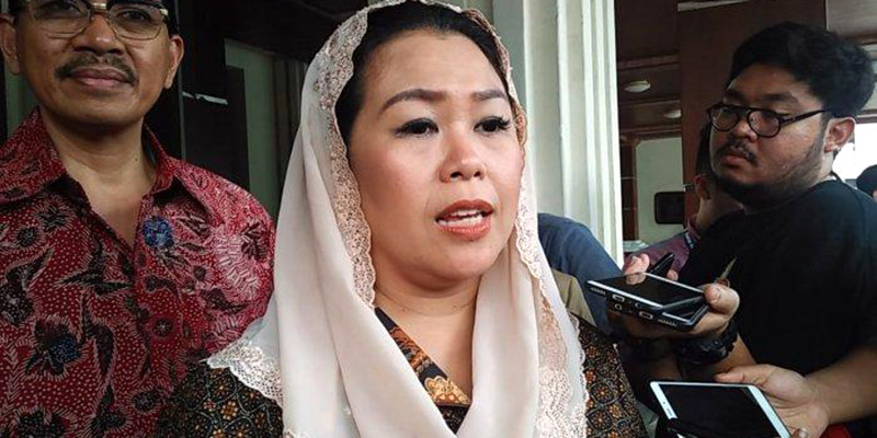 Yenny Wahid menyebu