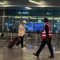 Gubernur Jawa Barat Ridwan Kamil saat transit di Bandara Internasional Hamad (HIA) di Doha, Qatar