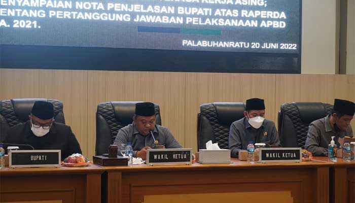 Paripurna-DPRD-Kabupaten-Sukabumi-Juni-2022