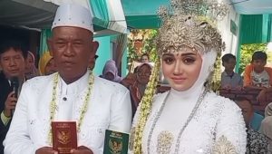 Viral, Kakek 71 Tahun Nikahi Gadis Cantik Berusia 19 Tahun, Alasannya Bikin Terharu