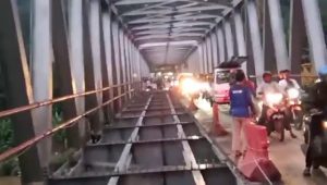 Tiga Orang Jatuh dari Jembatan Bagbagan Sukabumi yang Sedang Diperbaiki, Bagaimana Nasib Korban?
