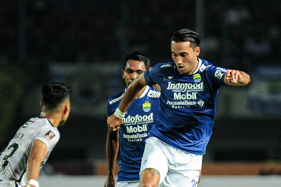 Pertemuan Persib Bandung kontra Bali