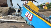 Kondisi Perahu Congkreng rusak di Pantai Batu Bintang Cipatuguran, Desa Jayanti, Kecamatan Palabuhanratu