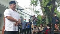 Walikota Bandung, Yana Mulyana beserta istri