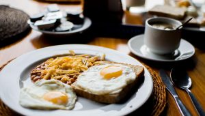 7 Makanan yang Dikira Baik untuk Sarapan Pagi, Faktanya Justru Berbahaya, Ini Penyebabnya
