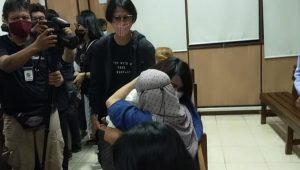 Adam Deni Divonis 4 Tahun Penjara, Begini Reaksi Ibunya