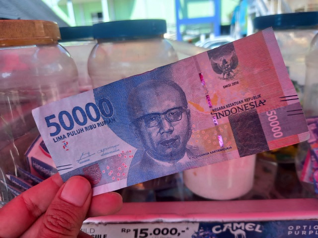 uang palsu