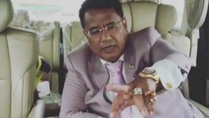 Hotman Paris : 2.850 orang Karyawan Holywings Beragama Islam