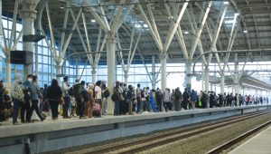 Tren Masyarakat Gunakan Kereta Api Naik 42%, Ini Penyebab Utamanya