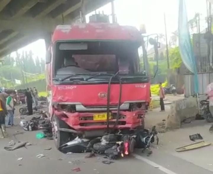 Kecelakaan beruntun di Jalan Alternatif Cibubur