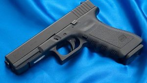 Pakar PSHK : Bharada E Tidak Diperkenankan Pegang Senjata, Terus Glock 17 Punya Siapa?