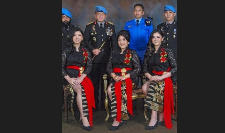 Foto Irjen Pol Ferdy Sambo bersama