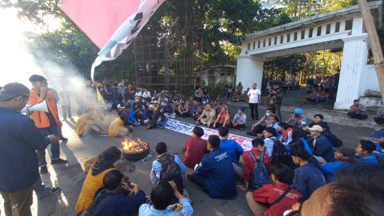 DEMO MAHASISWA