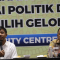 Anggota KPU RI Idham Kholik (kiri