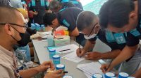 Sejumlah petugas Lapas Kelas IIB Sukabumi saat mengikuti tes urine