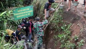 Warga Desa Cijengkol Sukabumi Bangun TPT, Perkuat Infrastruktur