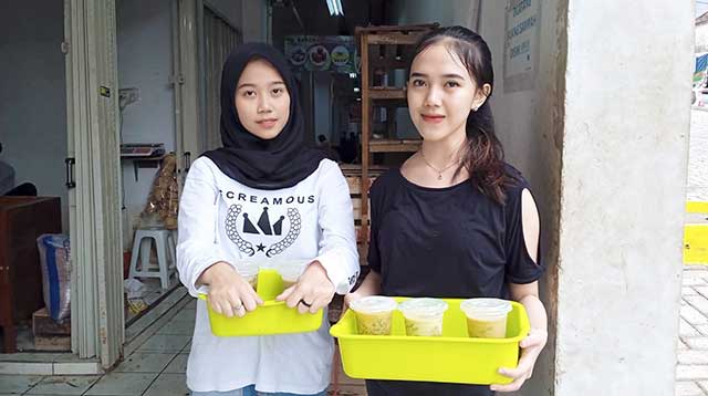 Dua gadis Cantik Es Cendol Kota Sukabumi