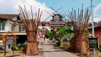 Gapura Sapu Lidi Desa Nagrak Cianjur