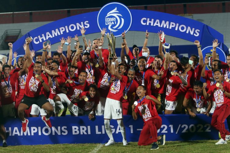 Skuad Bali United saat merayakan